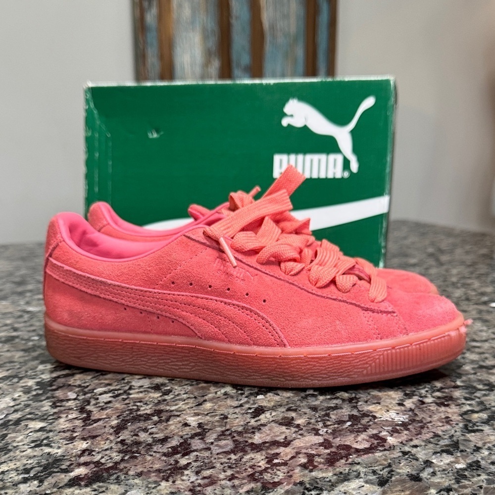Puma pink Suede Sneakers 7C